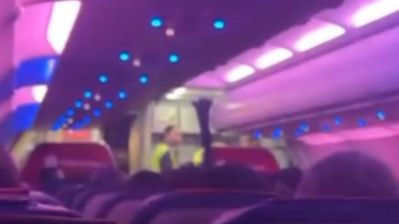 Атырау – Алматы рейсіндегі дүрбелең: Бортта полиция тексеріс жүргізген