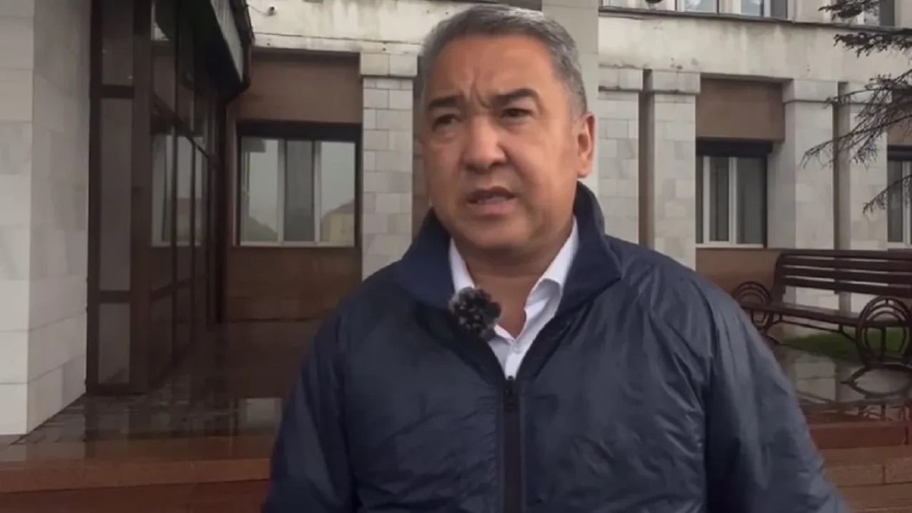 «Өшіреміз! Әзіл»: Қарағанды әкімі жылуға қатысты шағымдарға жауап берді