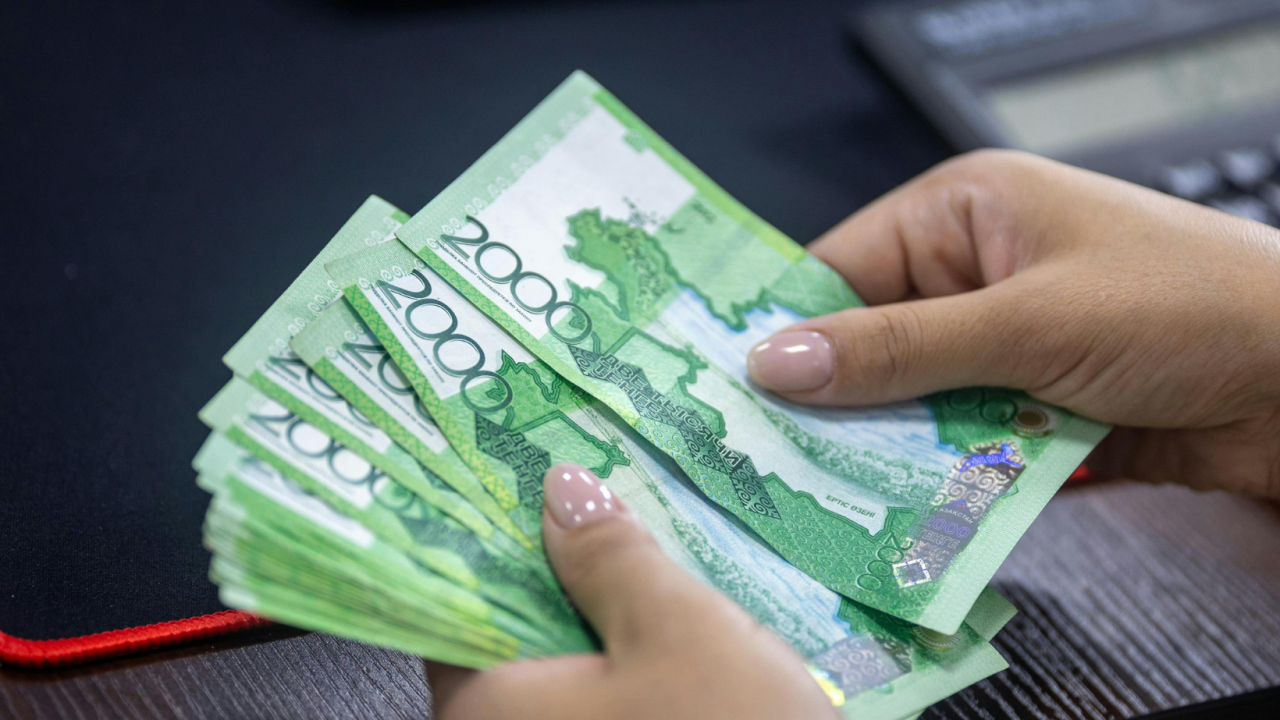 Қостанайда фермерлерді 150 млн теңгеге алдаған директор сотталды