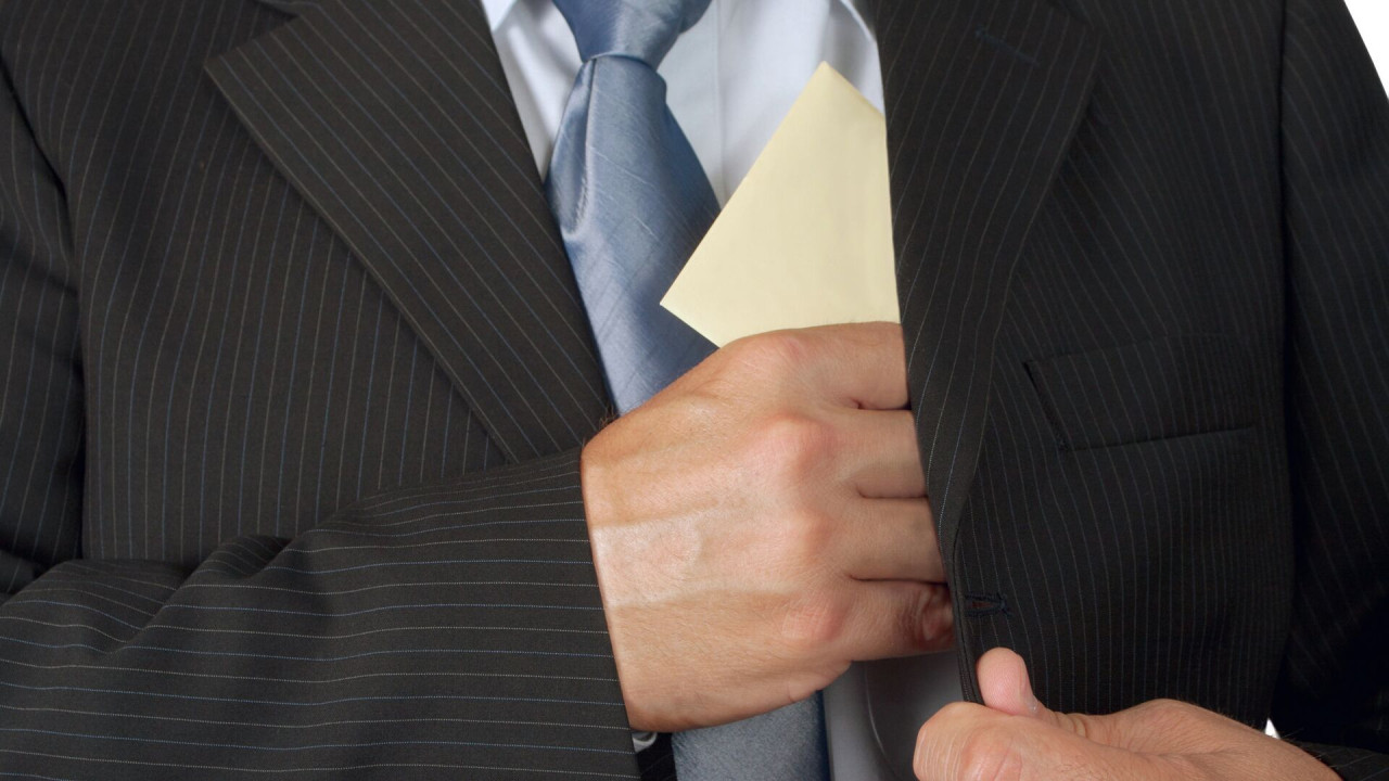 Ұлытауда адвокат 31 млн теңгені алдап алып, сот алдынан бір-ақ шықты