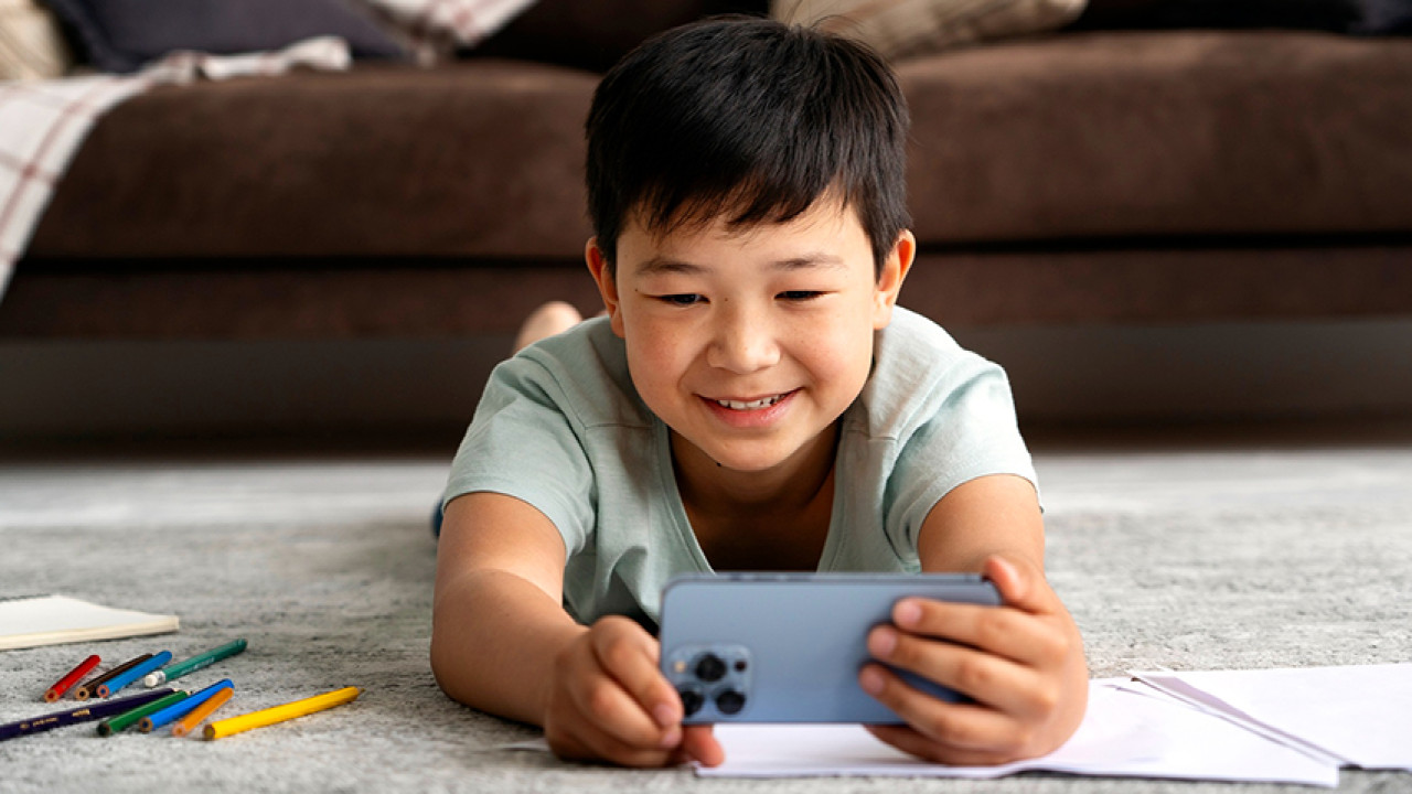 Баланы желіден қорғау: Ата-ана, мектеп әлде мемлекет кінәлі ме?