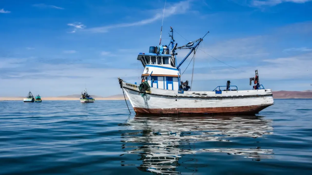 США продолжают удары по подозреваемым судам наркоторговцев в Тихом океане