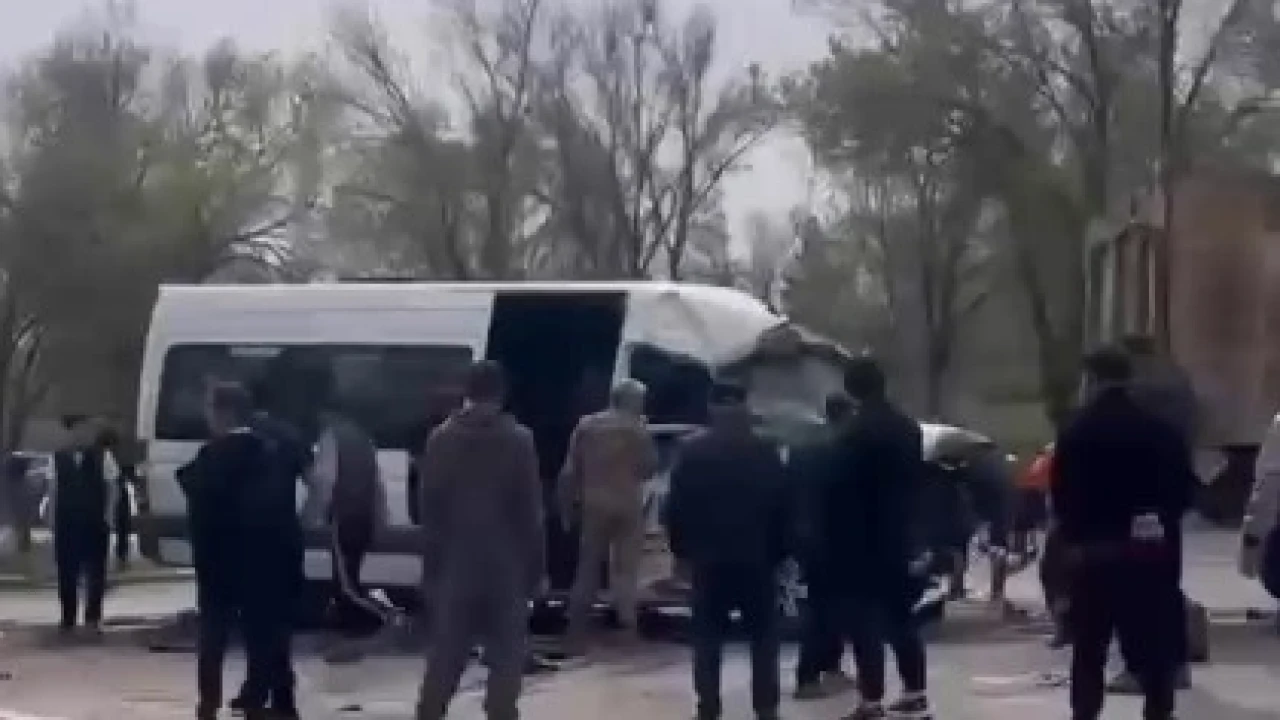 В ДТП на трассе Алматы–Усть-Каменогорск пострадали 11 человек