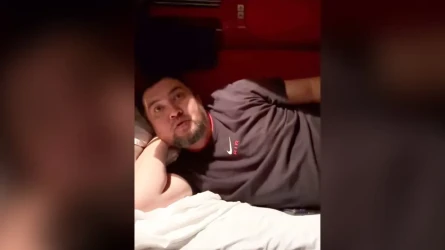 Известный участник «Жайдармана» приставал к пассажирке в поезде (ВИДЕО)
