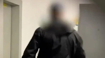 «Өмірім тозаққа айналды»: Павлодарда көршінің үстінен түскен шағымнан кейін ер адам пәтерден шығарылды