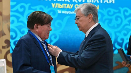 Токаев выразил соболезнования в связи со смертью Мухтара Шаханова
