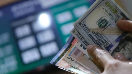 Доллар қымбаттап бара ма: қай қалада доллар тиімді?