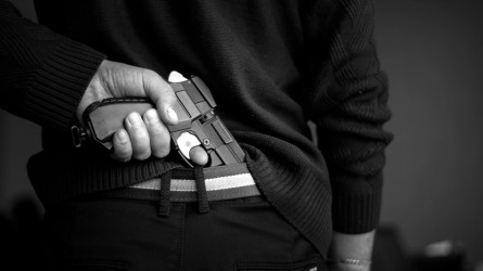 Ақтауда жанжал соңы атысқа ұласып, ер адам ішінен жараланды