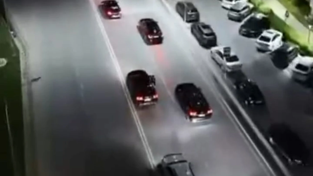 Шымкентте даулы той кортежі жол ережесін өрескел бұзды (ВИДЕО)