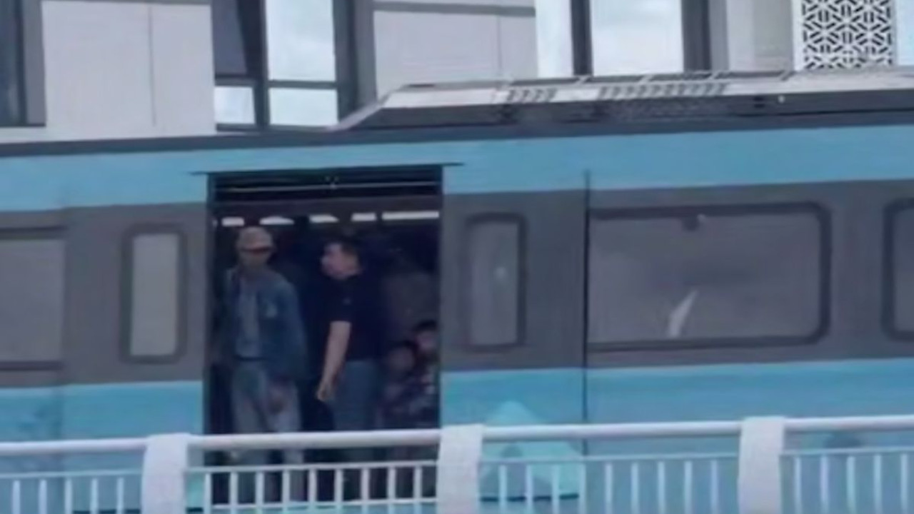 Движению LRT в Астане помешали сами пассажиры