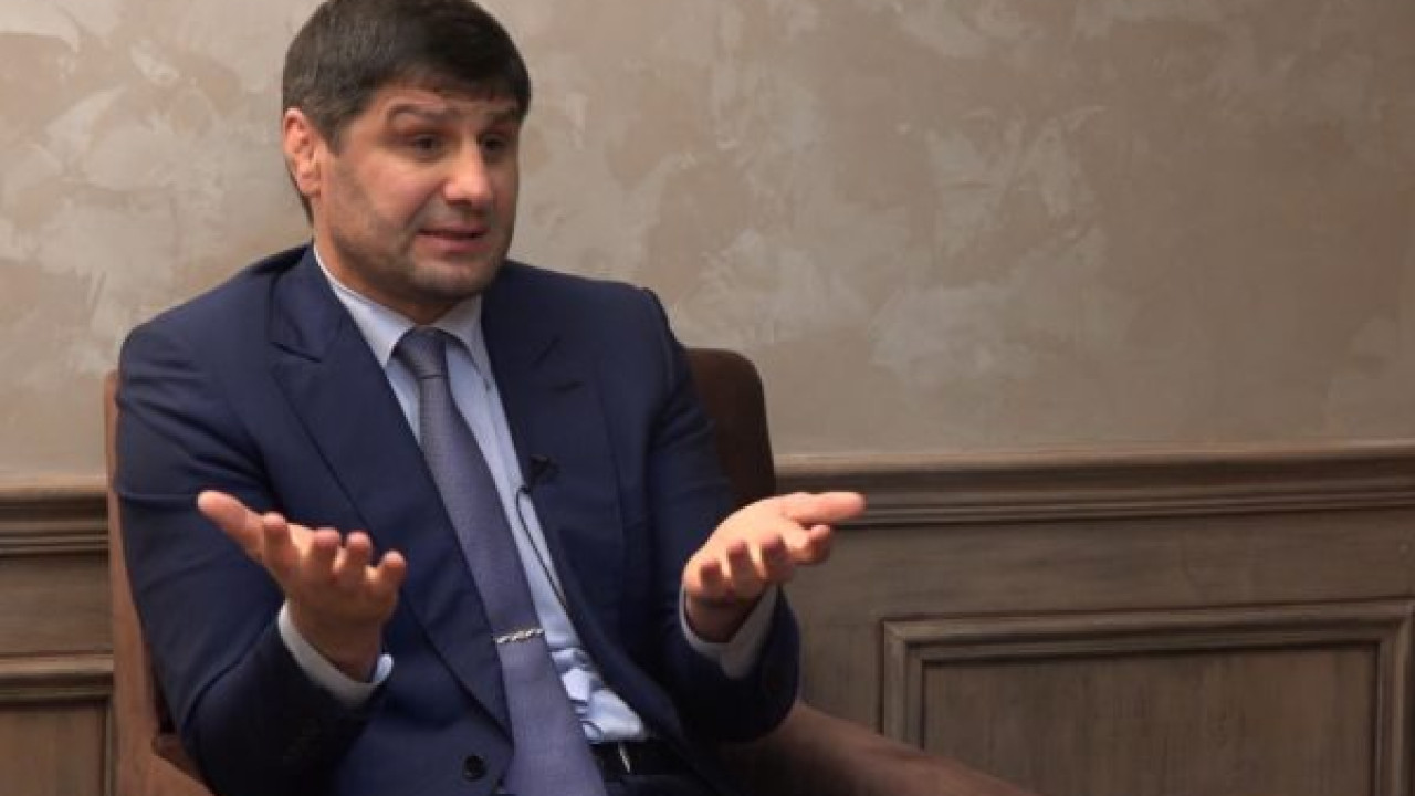 «Сені біреулер пайдаланып жүр ме?»: Олимпиада жүлдегері Шайдоровты қолдады