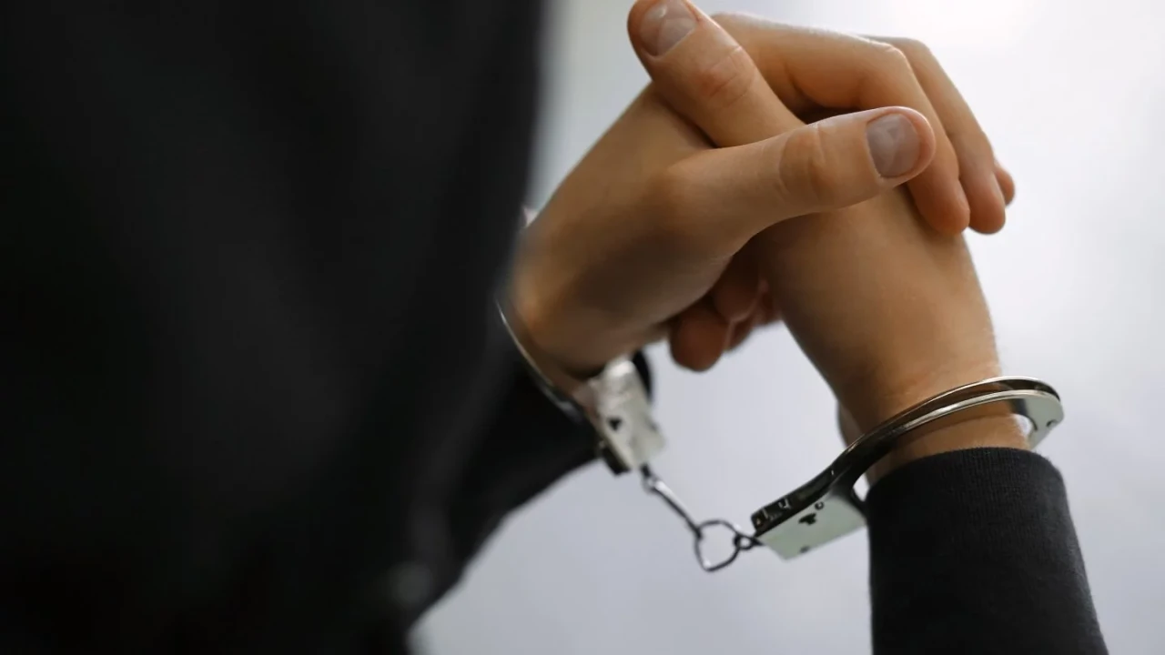 Оралда полицей қыз зорлады деген күдікпен қамауға алынды