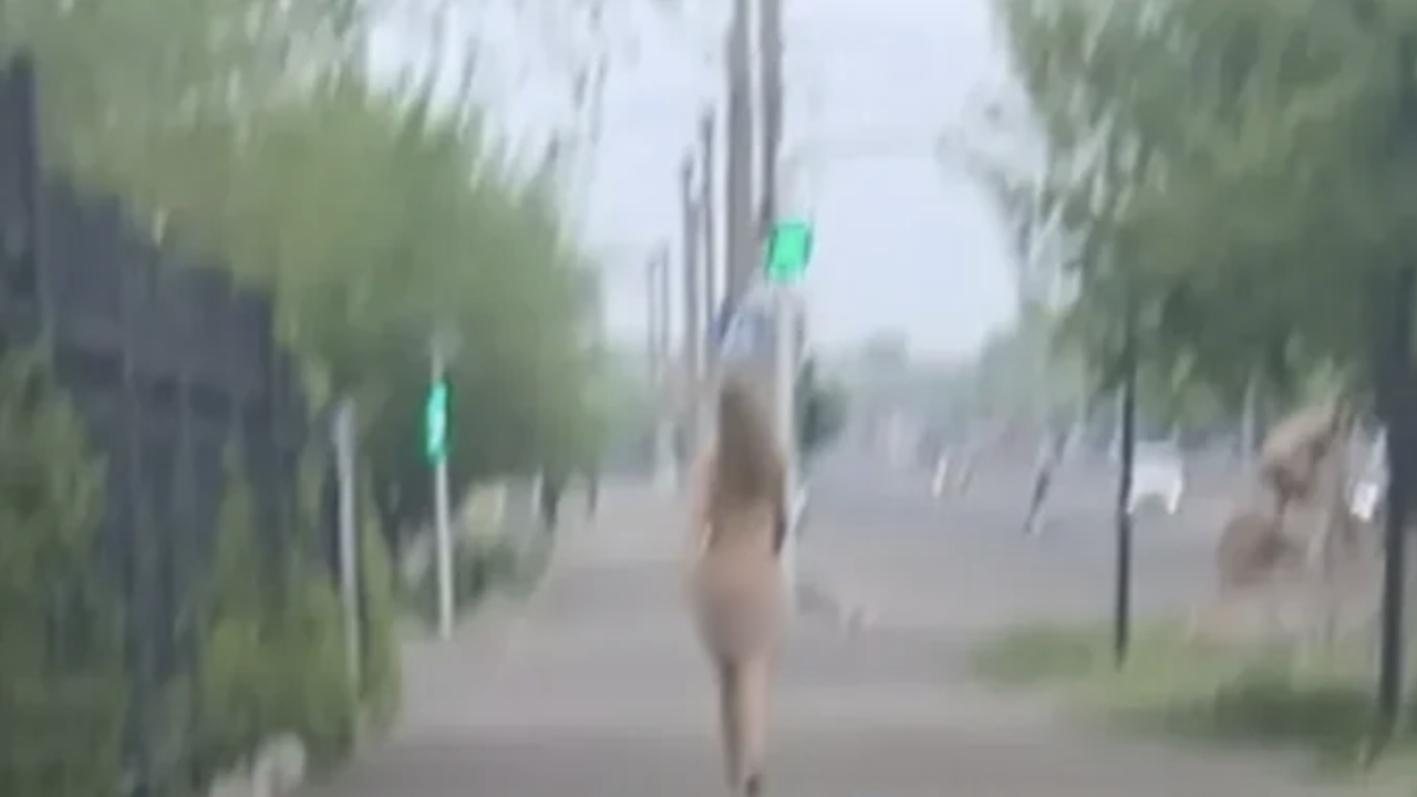 Теміртауда жалаңаш жүрген әйел жұртты дүрліктірді