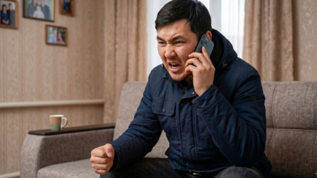 Бұрынғы қайынатасын қорқытқан ер адам Ақтөбе көшeлерін сыпырып жүр