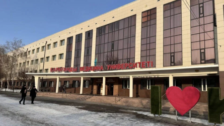 Қарағандыда үндістандық студент жатақханадан құлап қаза тапты