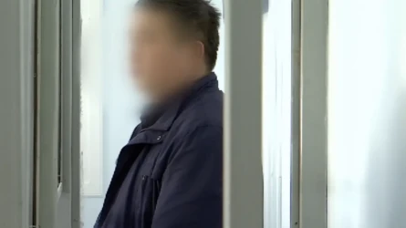 «Иттің үйшігінде түнеткен»: Асырап алған балаларын азаптады деген отбасыға ауыр жаза сұралды