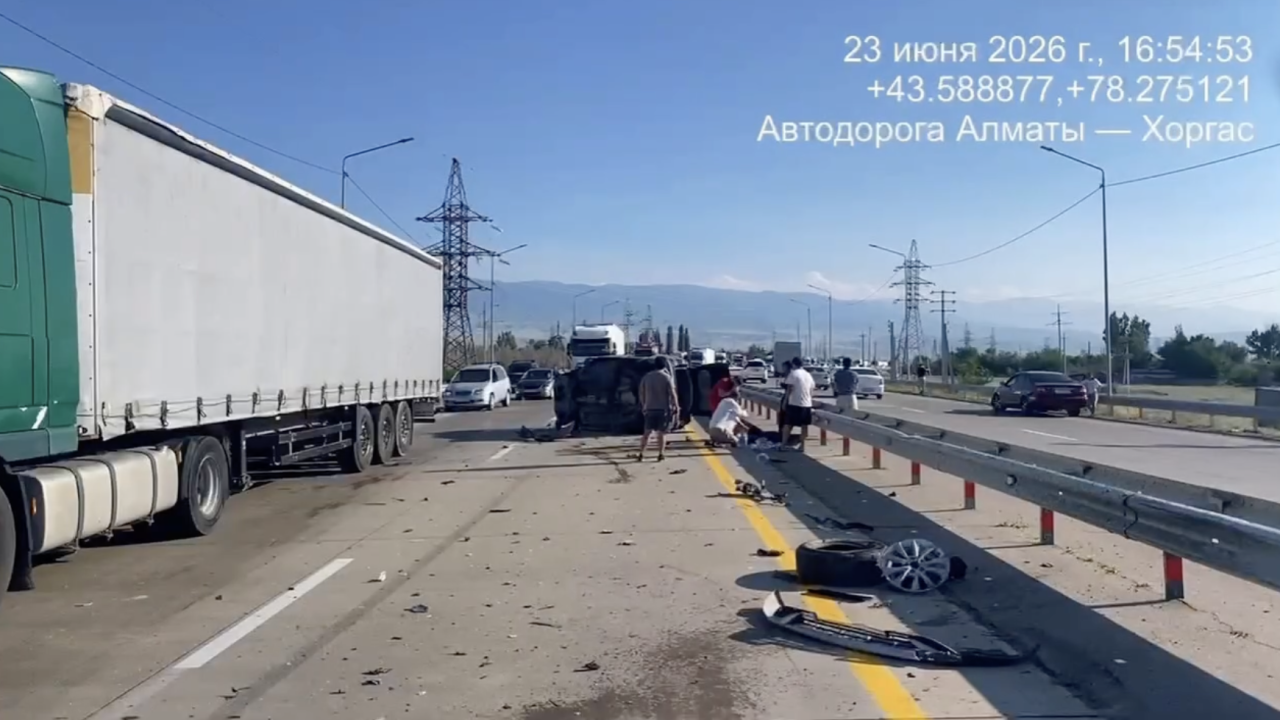 Қорғас тасжолындағы жол апатынан үш адам қаза тапты