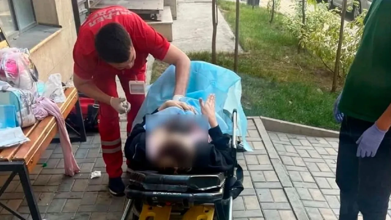 Алматыда әйел аулада босанды: жедел жәрдем көлігі оқиға орнына жете алмады
