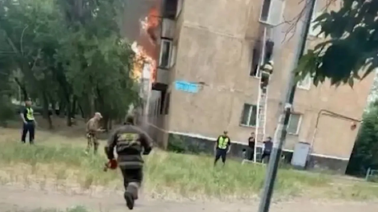В Павлодаре погибла 23-летняя девушка, пытавшаяся спастись от пожара