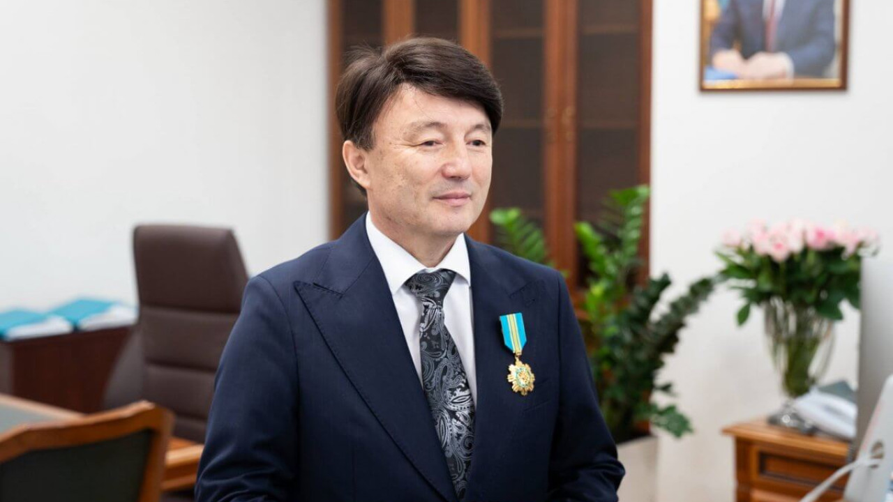 Димаш Құдайбергеннің әкесі «Парасат» орденімен марапатталды