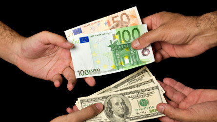 Доллар 490 теңгеге жақындады: 20 маусымдағы валюта бағамы қандай