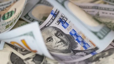 Почему доллар снова растёт: в Нацбанке объяснили ситуацию с курсом тенге