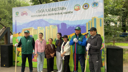 Более 7 тыс. человек приняли участие в общегородских субботниках в Алматы