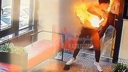 Павлодарда блогердің сөмкесіндегі пауэрбанк жарылды (ВИДЕО)