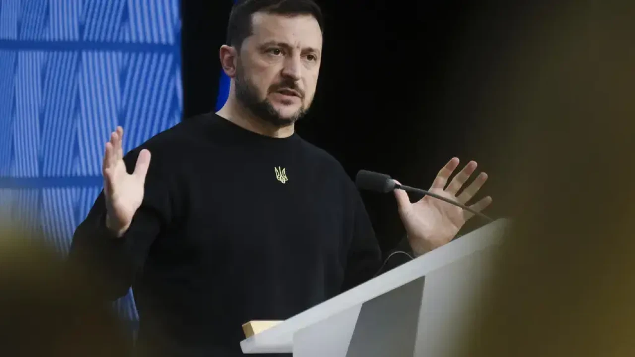 Зеленский предложил Путину начать переговоры о прекращении войны