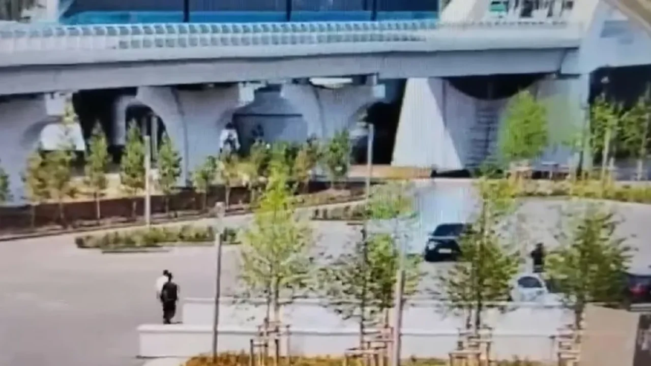 Астанада LRT маңында дрифт жасаған BMW жүргізушісі қамалды