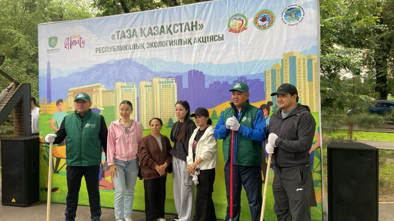 Более 7 тыс. человек приняли участие в общегородских субботниках в Алматы