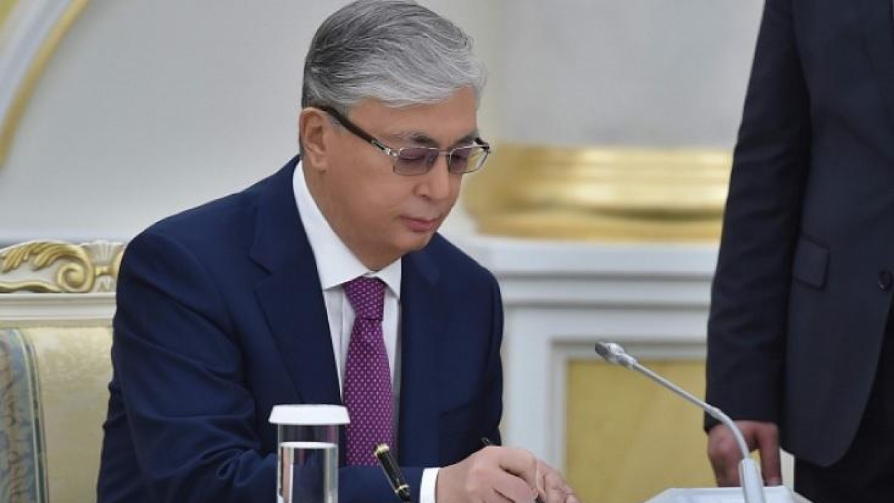 Токаев освободил от должностей судей в нескольких областях Казахстана