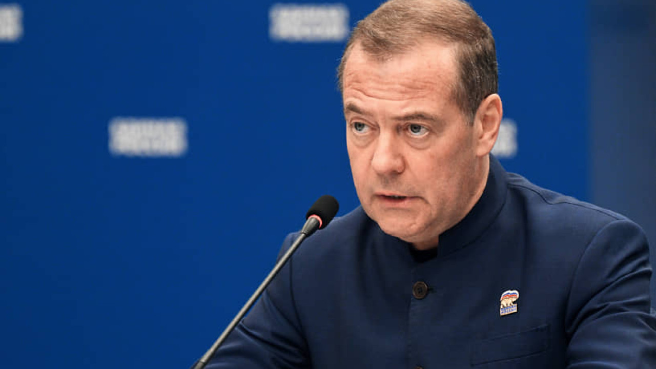Дмитрий Медведев: АҚШ-тың Иранға жасаған шабуылы негізсіз болды