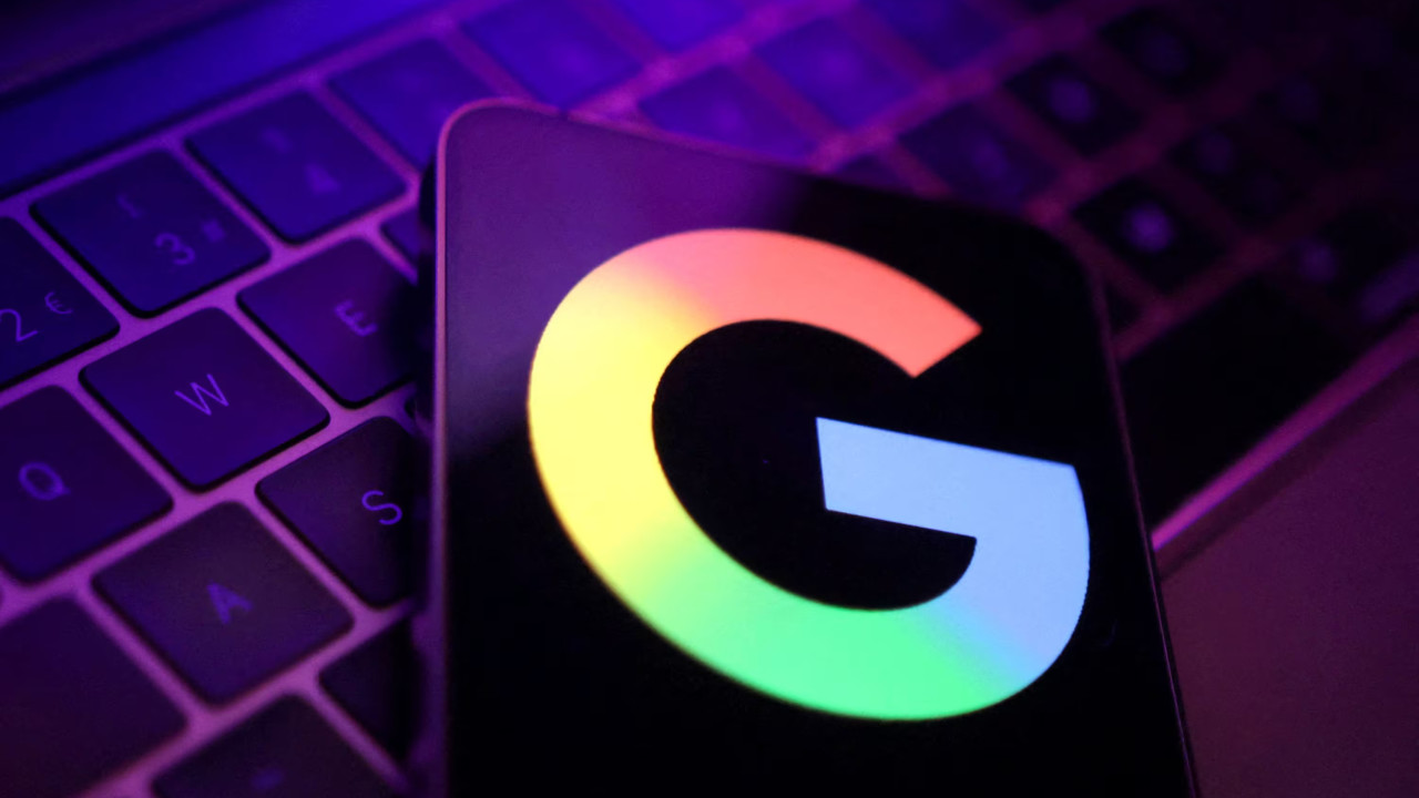 Google ЖИ жасаған жарнамаларды арнайы белгілей бастайды
