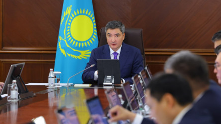Миллиардтаған жобалар үшін уақыт аз: Олжас Бектенов әкімдерге нақты міндет қойды