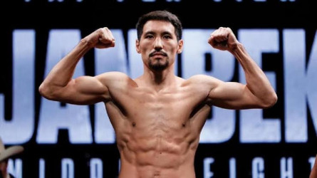 Жанибек Алимханулы официально отказался от чемпионского пояса WBO