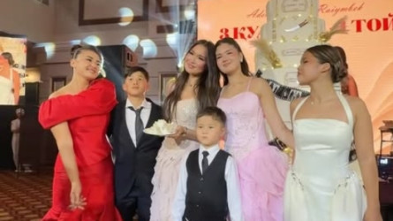 Мөлдір Мұқан бес баласының арқасында өмірге басқаша қарай бастағанын айтты