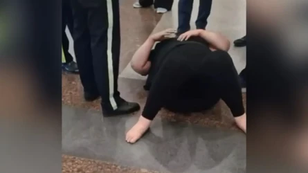 Полиция прокомментировала видео с женщиной, лежавшей на полу в аэропорту Астаны