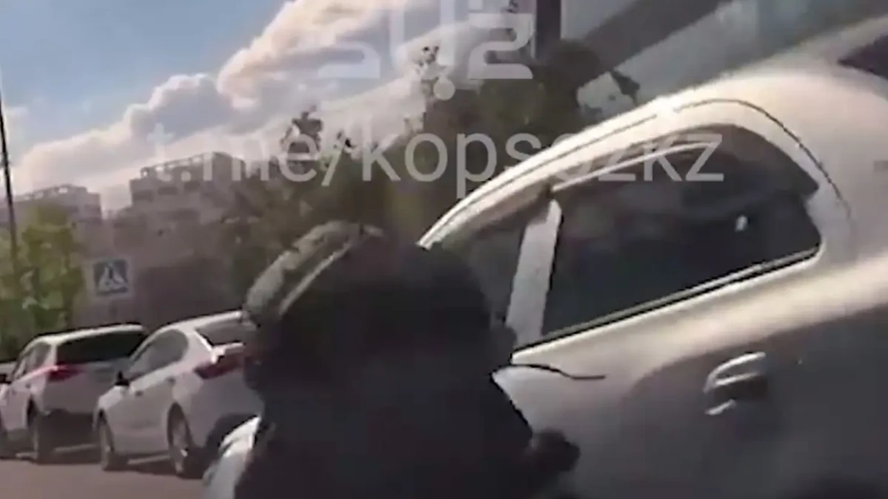 Астанада Chevrolet жүргізушісі «зебрада» жаяу жүргіншіні қағып кетті