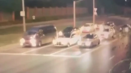 В Астане двух водителей BMW арестовали на 10 суток за ночной шум и опасную езду