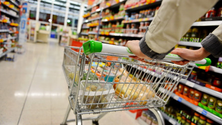 В августе в Казахстане подешевели социально значимые продукты