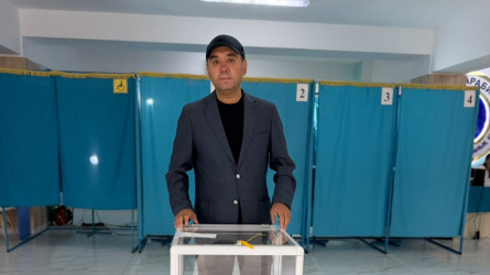 Мақсат Базарбаев Алматыда сайлауда дауыс берді