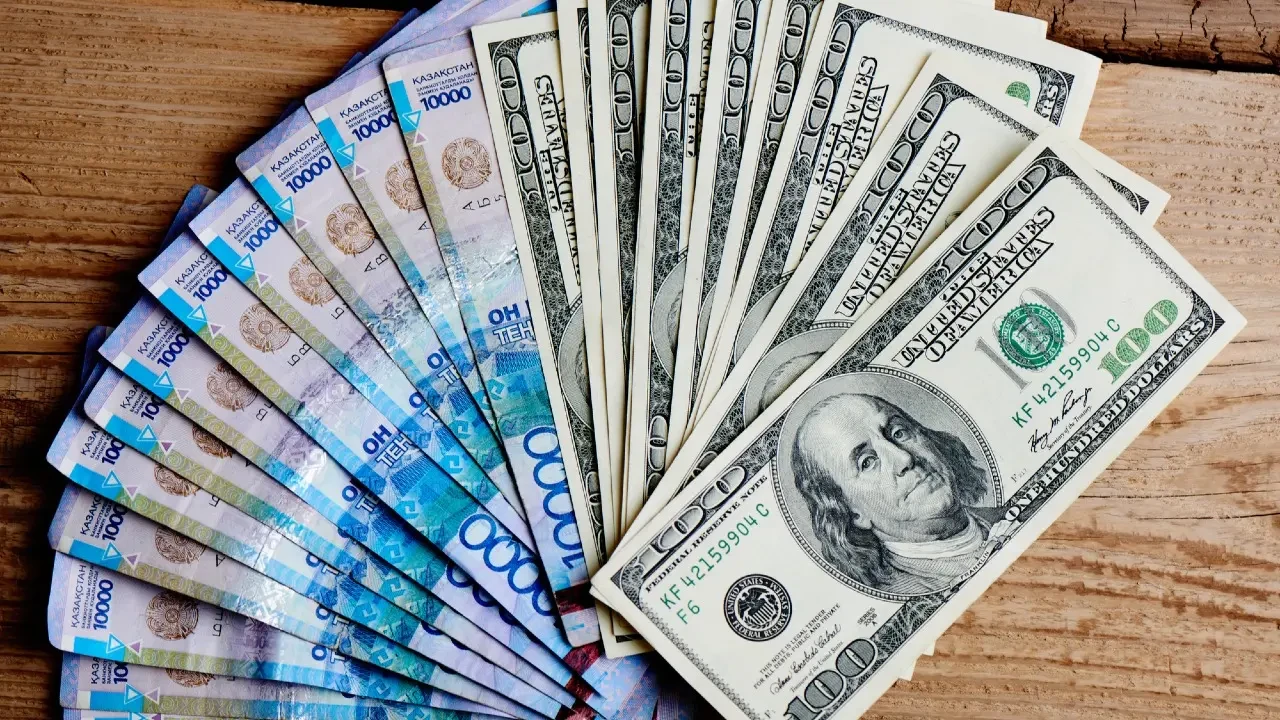 Доллар подешевел: курсы валют в Казахстане на 2 сентября