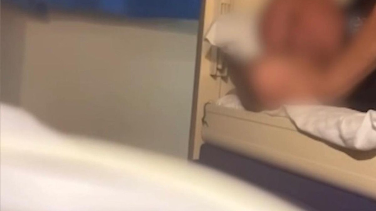 Пойыздағы жанжал: 69 жастағы ер адам студент қыздың шағымынан кейін ұсталды