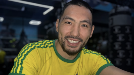 «Екі салмақта әлем чемпионы боламыз»: Жәнібек Әлімханұлы қарсыласына үн қатты